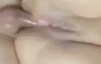 شاب يمارس الجنس مع صديقته في الحمار.