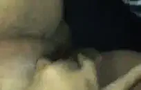 خنثى مع نائب الرئيس الديك ضخمة في الفم.