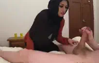 ناضجة فاتنة يستمني أمام الكاميرا.