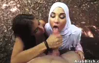 ميلف الساخنة ممارسة الجنس مثليه على الأريكة.