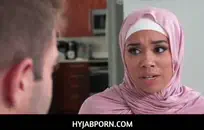 تحب أن تستمني بوسها إلى النشوة الجنسية.