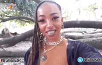 فتاة الحمار دسم مع الثدي لطيفة على كاميرا ويب.