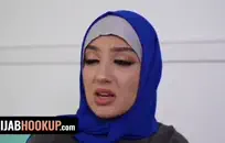 اللسان قذرة مع نائب الرئيس في الفم وابتلاع.