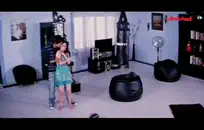 الشباب الكلية في سن المراهقة الملاعين نفسها مع دسار.