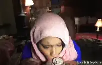 زوجة الساخنة في الملابس الداخلية الساخنة الوردي والوردي الداعر بعل.